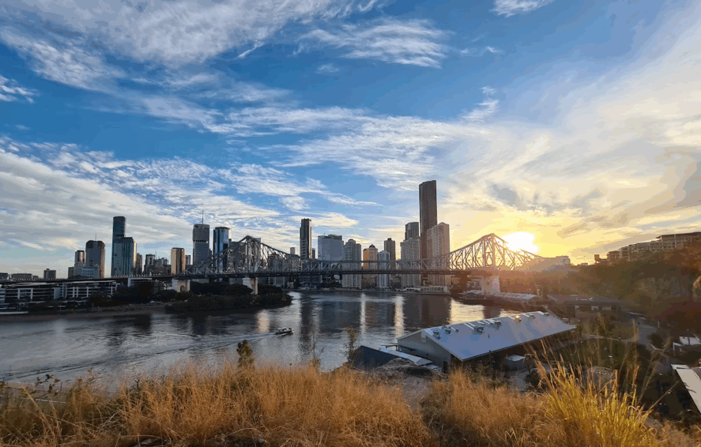 Urban Oases 2026: Explore the World’s Top Green Cities & Parks 14 Brisbane skyline with water and natural surroundings.