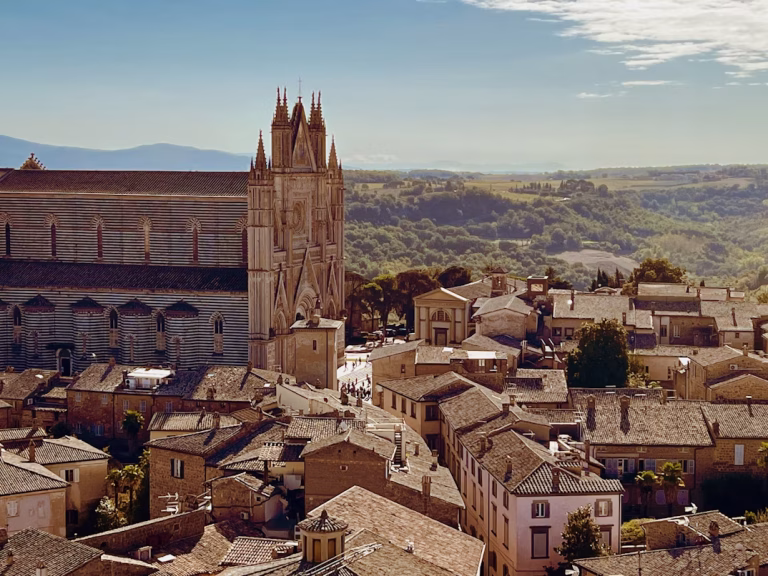Where I Vacation in Italy to Escape Tourist Crowds 7 Orvieto