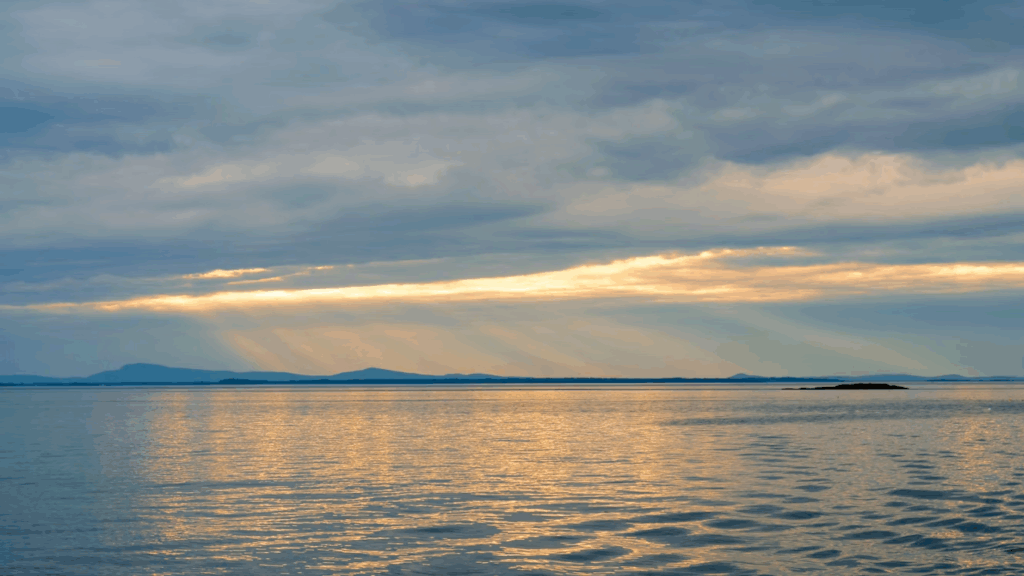 
Isle au Haut, ME, USA
