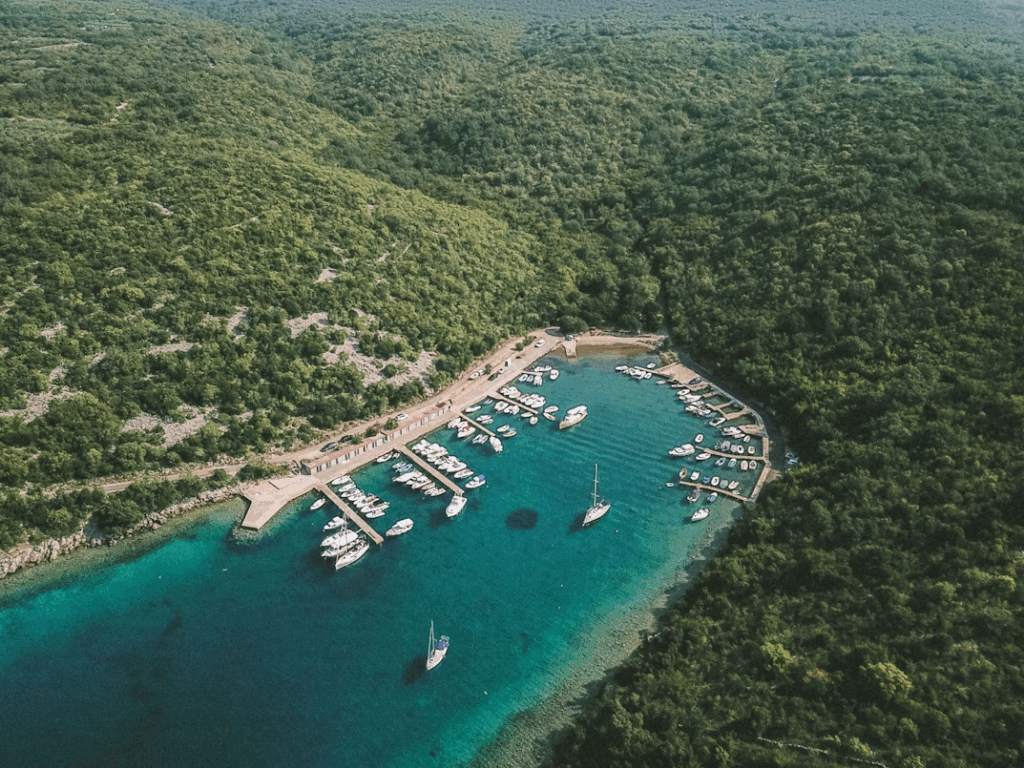 Top 7 Exquisite Hidden Lagoons for Paddleboarding in Croatia 5 Pinezići