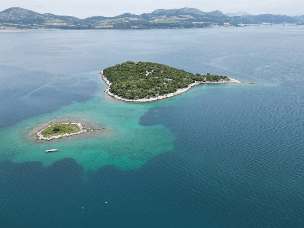 Top 7 Exquisite Hidden Lagoons for Paddleboarding in Croatia 6 Drače, Croatia