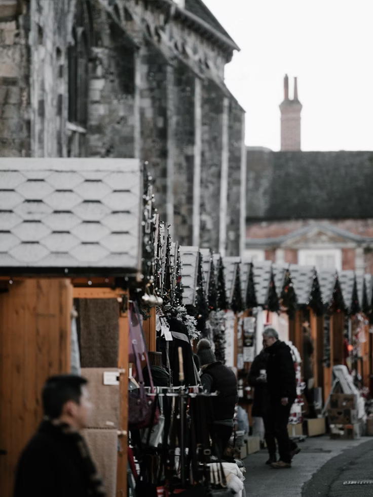 people-in-an-area-filled-with-store-stalls